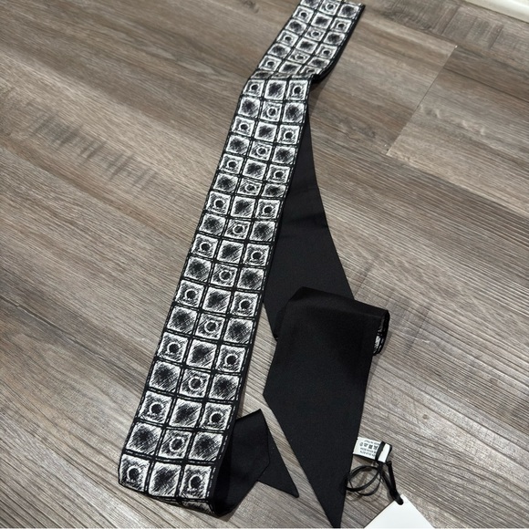 Salvatore Ferragamo Etched Logo Print Silk Bandeau Scarf Twilly in Black White - Picture 11 of 13